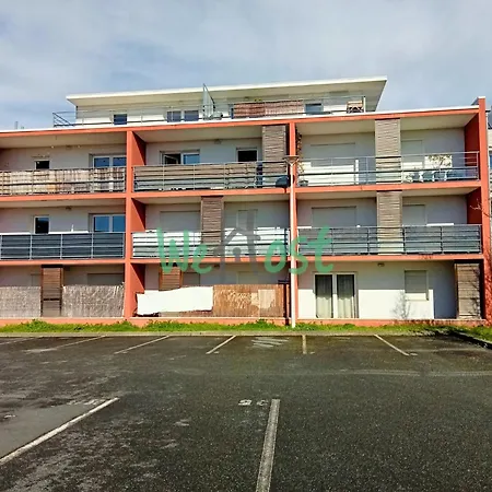 Modern Parking Appartement
